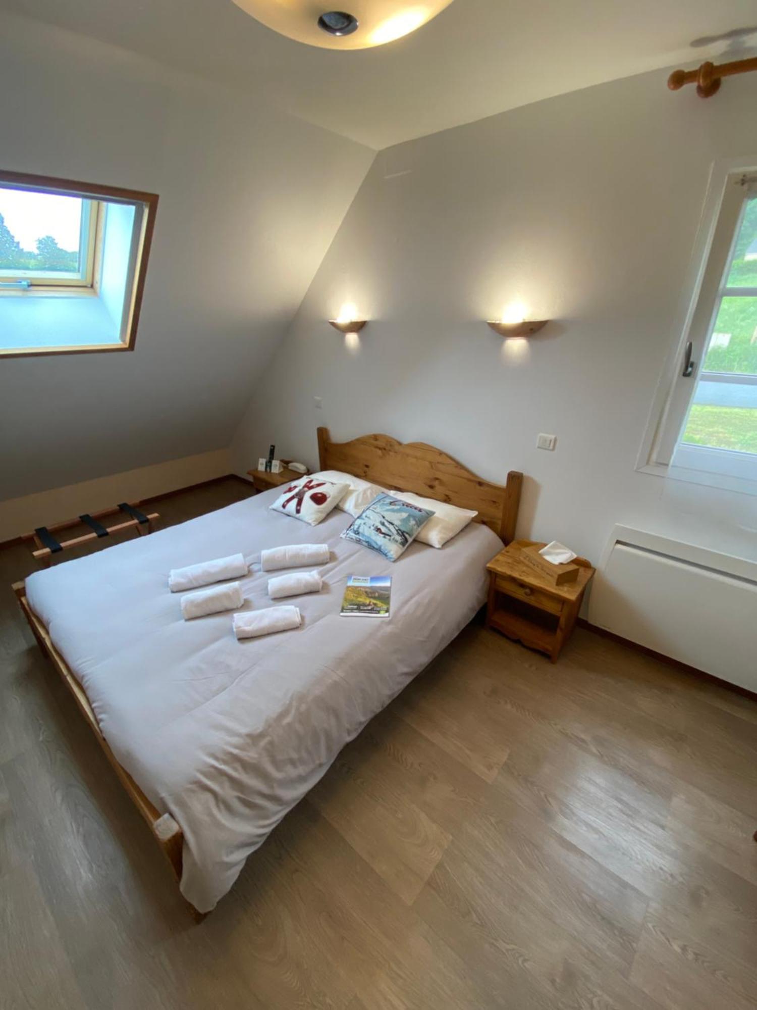 Logis Hotel Restaurant Auberge Du Bougnat Saint-Victor-la-Riviere Dış mekan fotoğraf