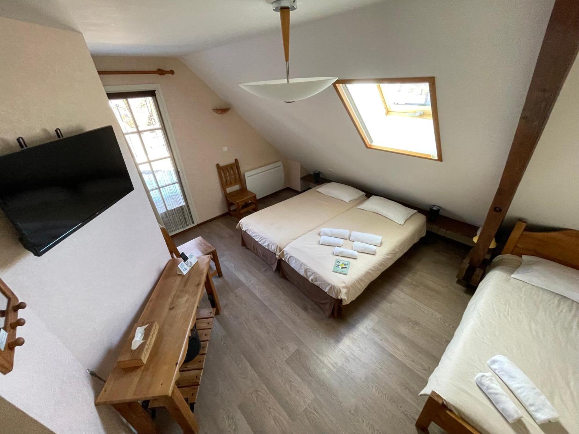 Logis Hotel Restaurant Auberge Du Bougnat Saint-Victor-la-Riviere Dış mekan fotoğraf