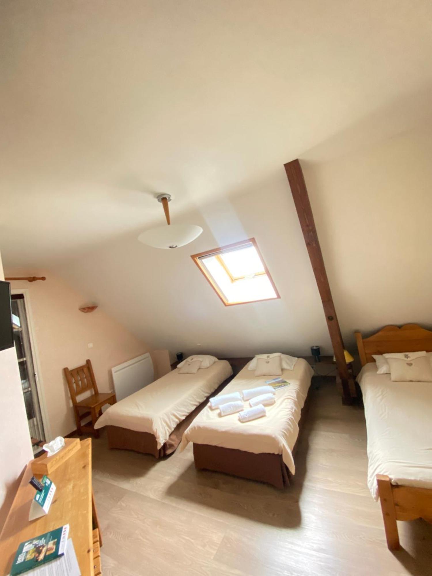 Logis Hotel Restaurant Auberge Du Bougnat Saint-Victor-la-Riviere Dış mekan fotoğraf